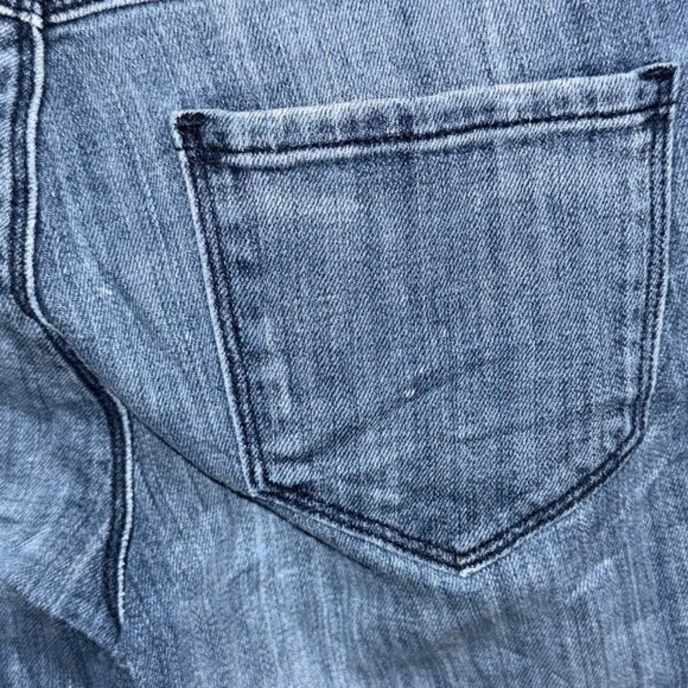 Classic Women's‎ Mid-Wash Blue Jeans